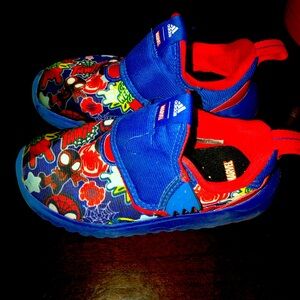 Boys Spider-Man shoes. Only used a handful of times